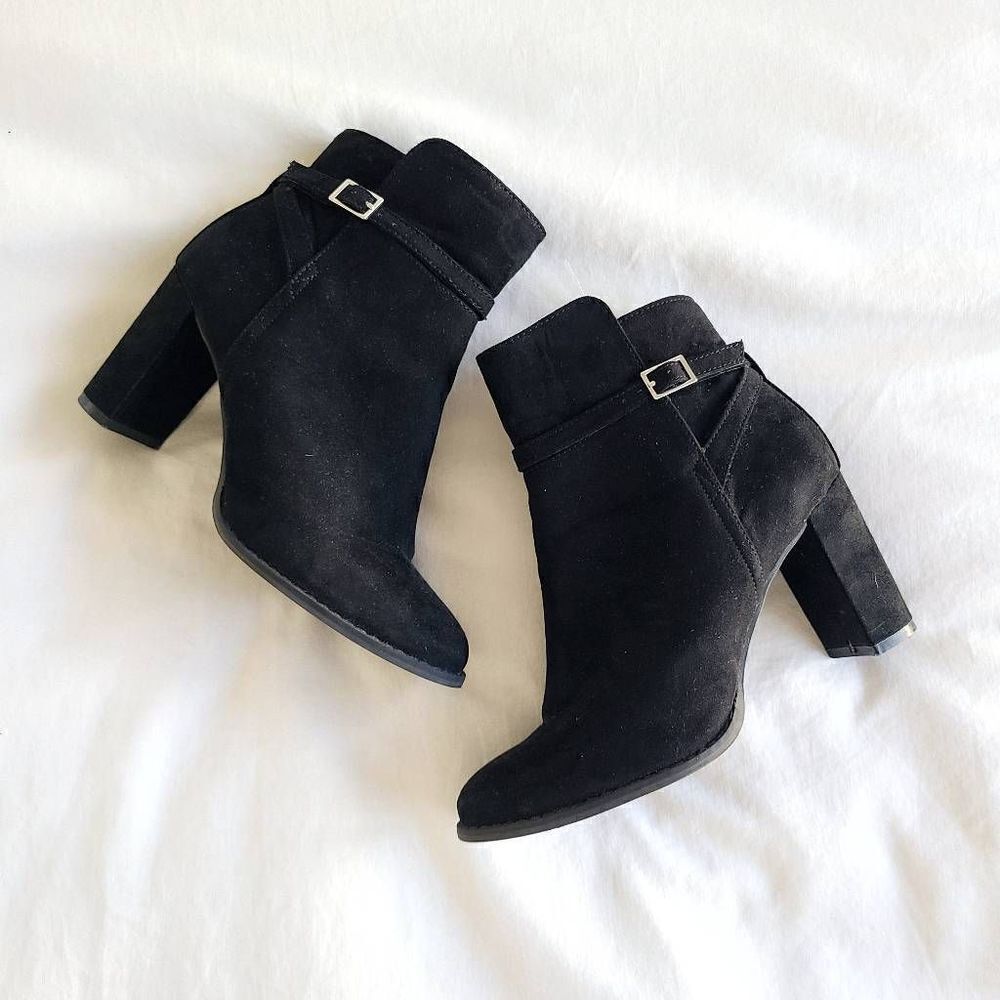 Banana Republic Ankle Boots US 6 Black High Heel Buckle Zipper Faux Suede Casual